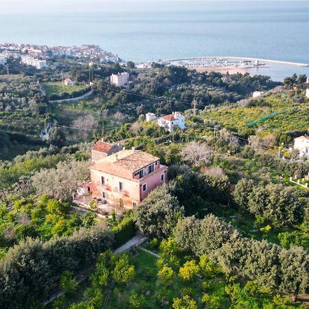 I Frangiventi Bed & Breakfast Rodi Garganico Bagian luar foto